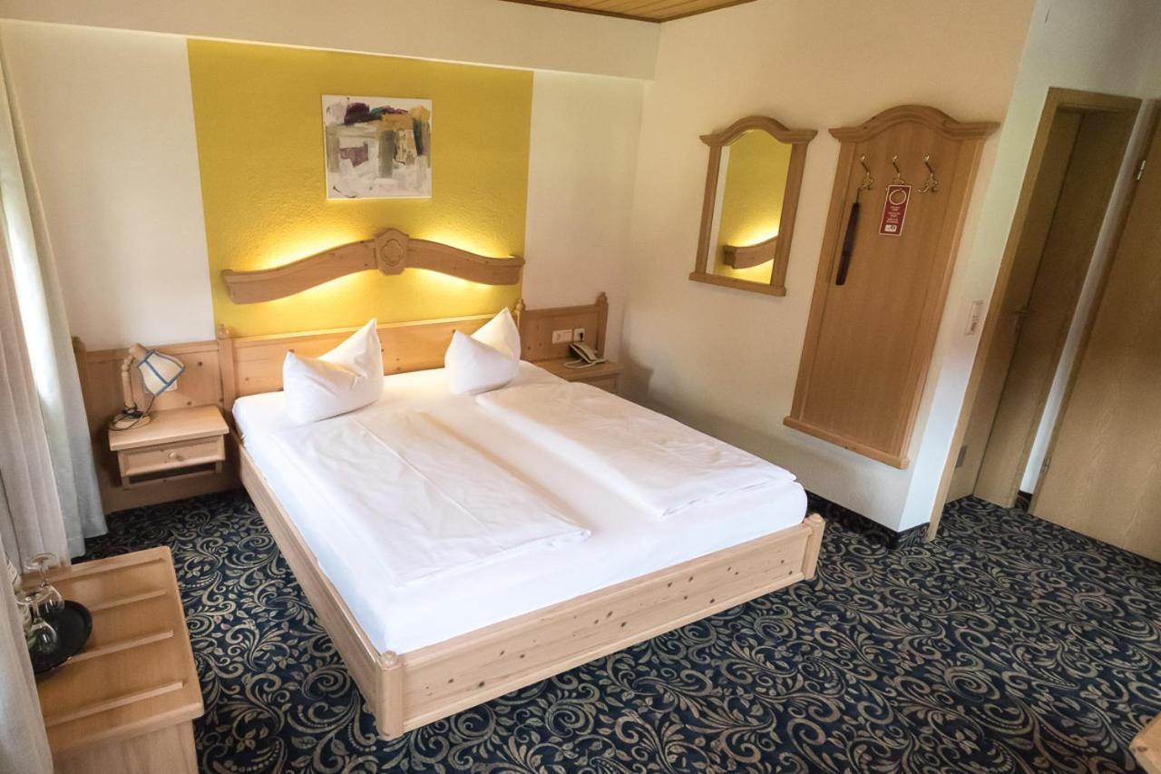 Hotel Loewen Randersacker Extérieur photo