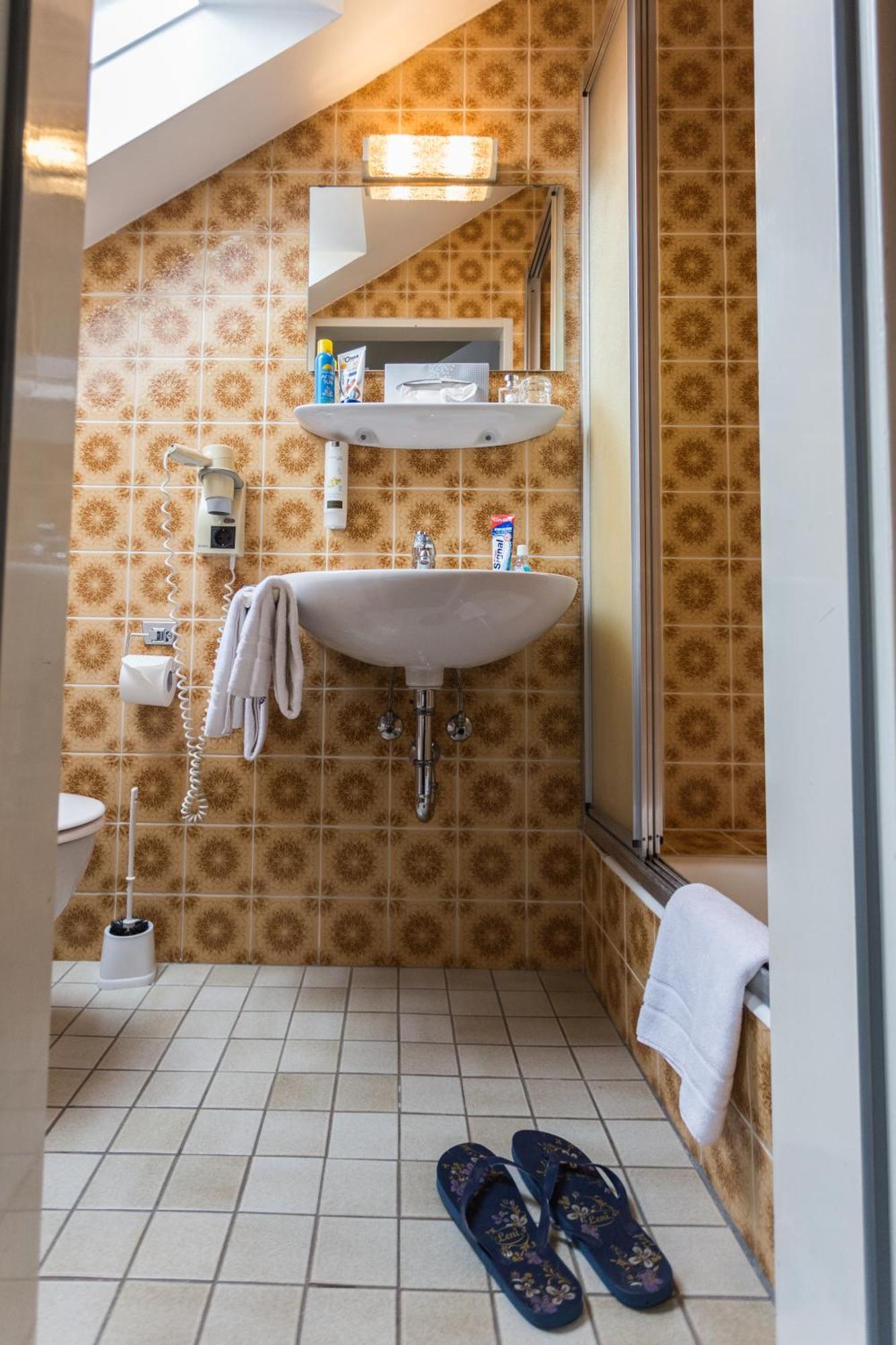 Hotel Loewen Randersacker Chambre photo