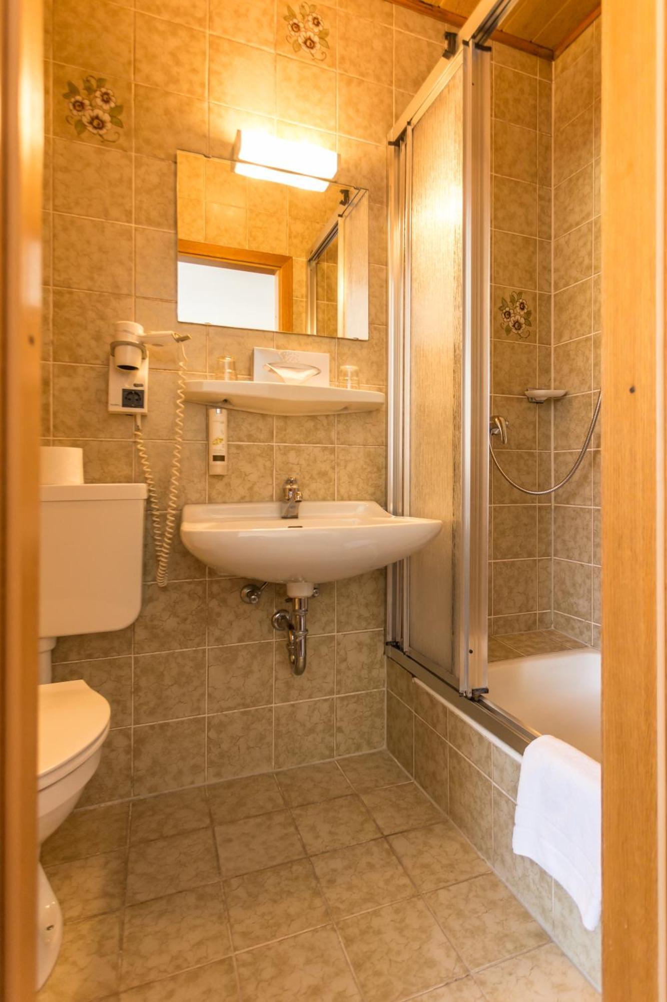 Hotel Loewen Randersacker Chambre photo
