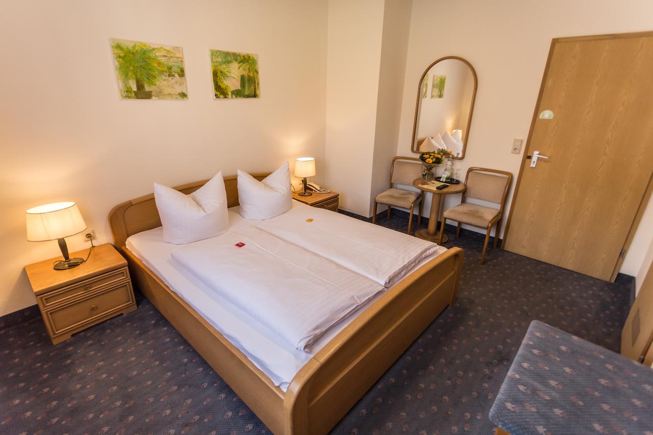 Hotel Loewen Randersacker Extérieur photo